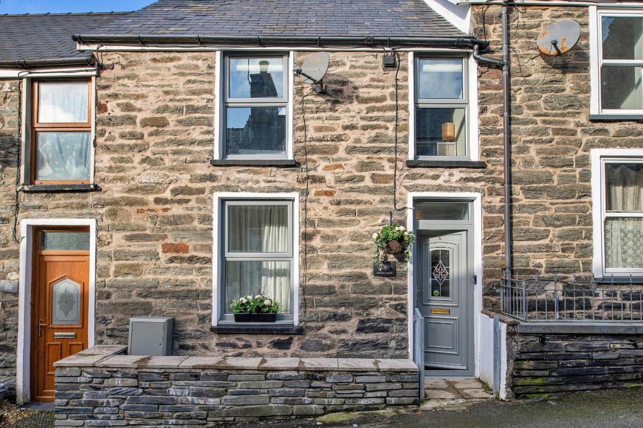 Finest Retreats - Bwthyn Llechi, Slate Cottage Blaenau Ffestiniog Exterior photo
